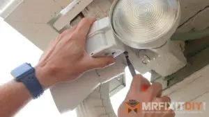 removing old light kuna maximus floodlight install